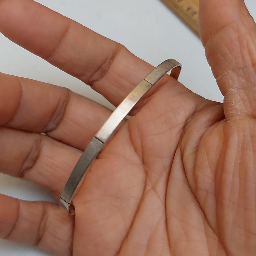 Unsigned Sterling Silver Two Tone Texture Segmented Bangle Bracelet - Picture 4 of 5
